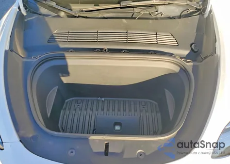 2022 Tesla Model Y z USA, uszkodzony, nr VIN 7SAYGDEE5NF361827